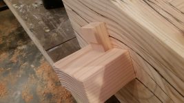 Tenon with wedge on steps